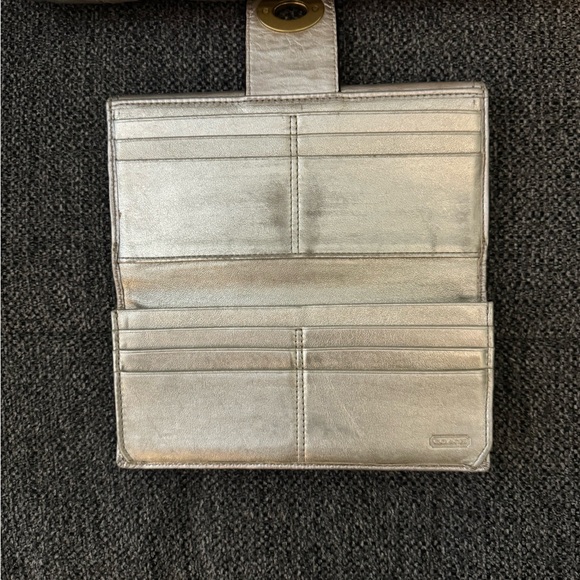 Coach metallic shoulder bag with matching wallet - Picture 7 of 7
